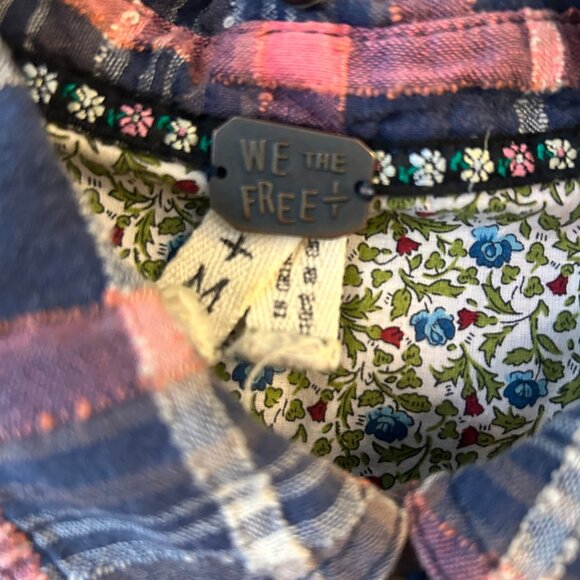 Free People We The Free Paneled Pink & Blue Plaid Shirt Size Medium - Picture 5 of 11